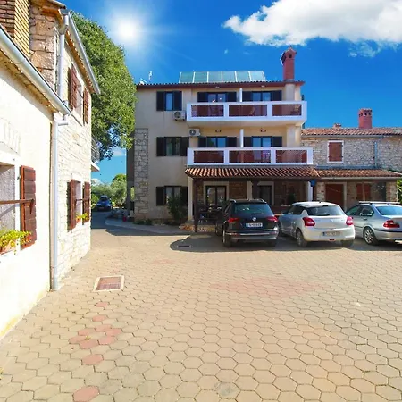 And Aparments Valbandon 2202